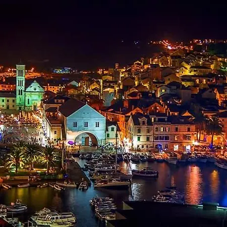 Luci Lägenhet Hvar Town