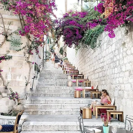 Apartment Luci Hvar Town