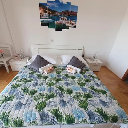 Apartment Luci Hvar Town