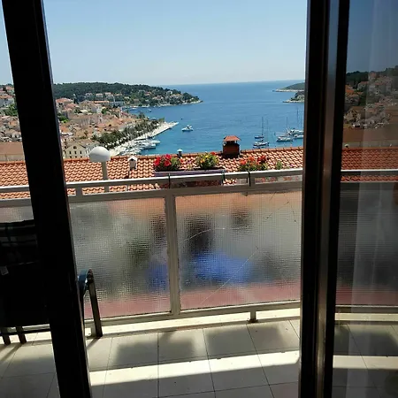 Apartment Luci Hvar Town